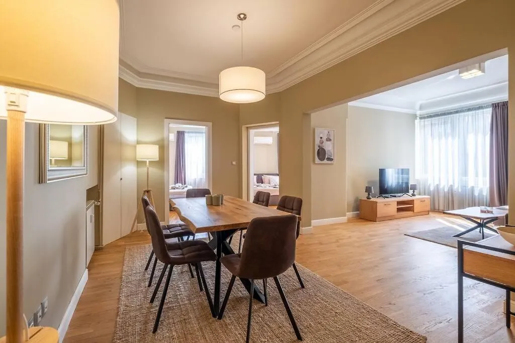 Stunning Luxury 3 Bedroom Apt In The Heart Of Town Sofia