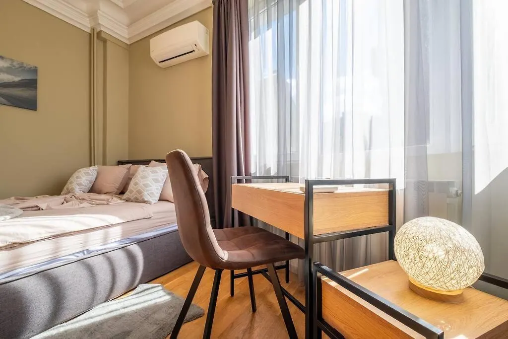 Stunning Luxury 3 Bedroom Apt In The Heart Of Town Sofia 0*,