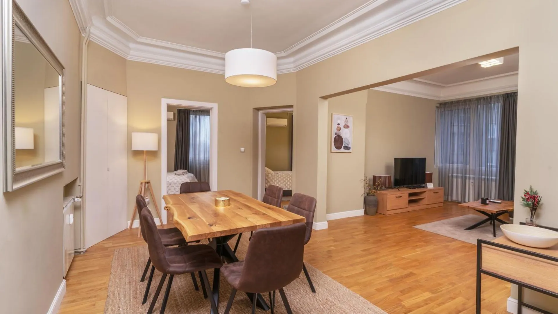 Stunning Luxury 3 Bedroom Apt In The Heart Of Town Sofia Apartment