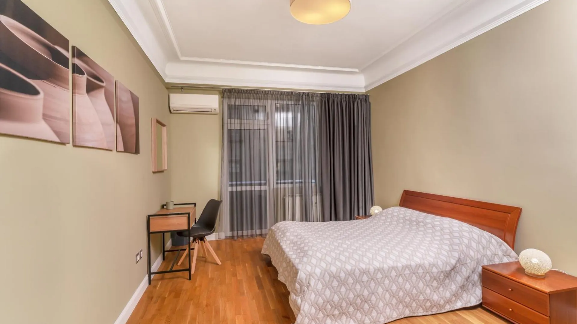 Stunning Luxury 3 Bedroom Apt In The Heart Of Town Sofia Apartment