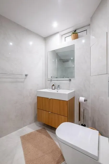 Stunning Luxury 3 Bedroom Apt In The Heart Of Town Sofia