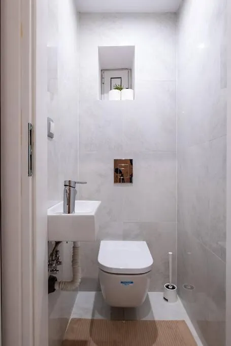 Stunning Luxury 3 Bedroom Apt In The Heart Of Town Sofia Apartment